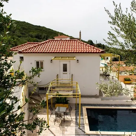 Needa's - Freedom With Private Pool Appartement *