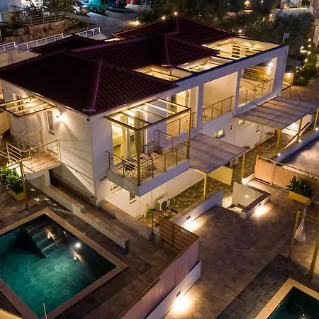 Needa's - Freedom With Private Pool Appartement