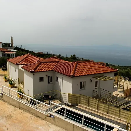 Needa's - Freedom With Private Pool