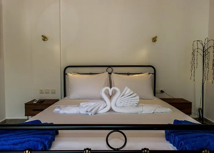 Needa's - Freedom With Private Pool *