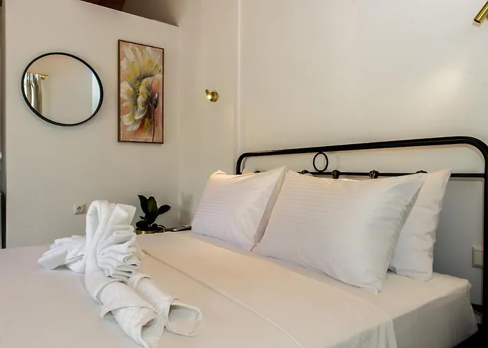 Needa's - Freedom With Private Pool *