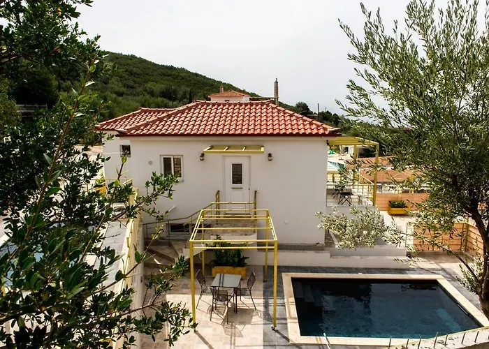 Needa's - Freedom With Private Pool Appartement *