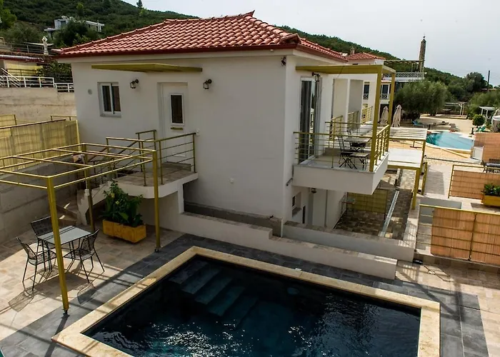 Needa's - Freedom With Private Pool Verga Kalamata